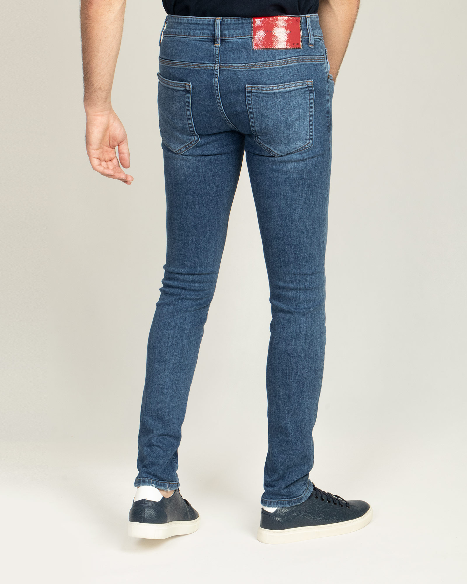 شلوار جین مردانه سنگشوردار آبی روشن 19424510