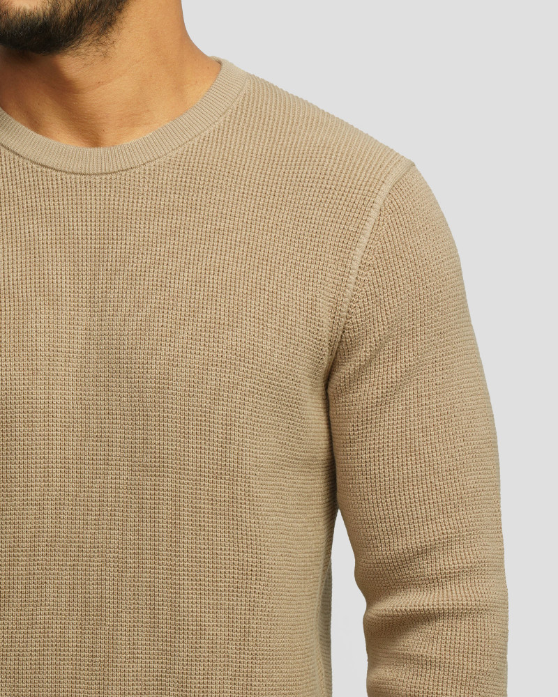 پلیور بافت یقه گرد مردانه کرم 24342175