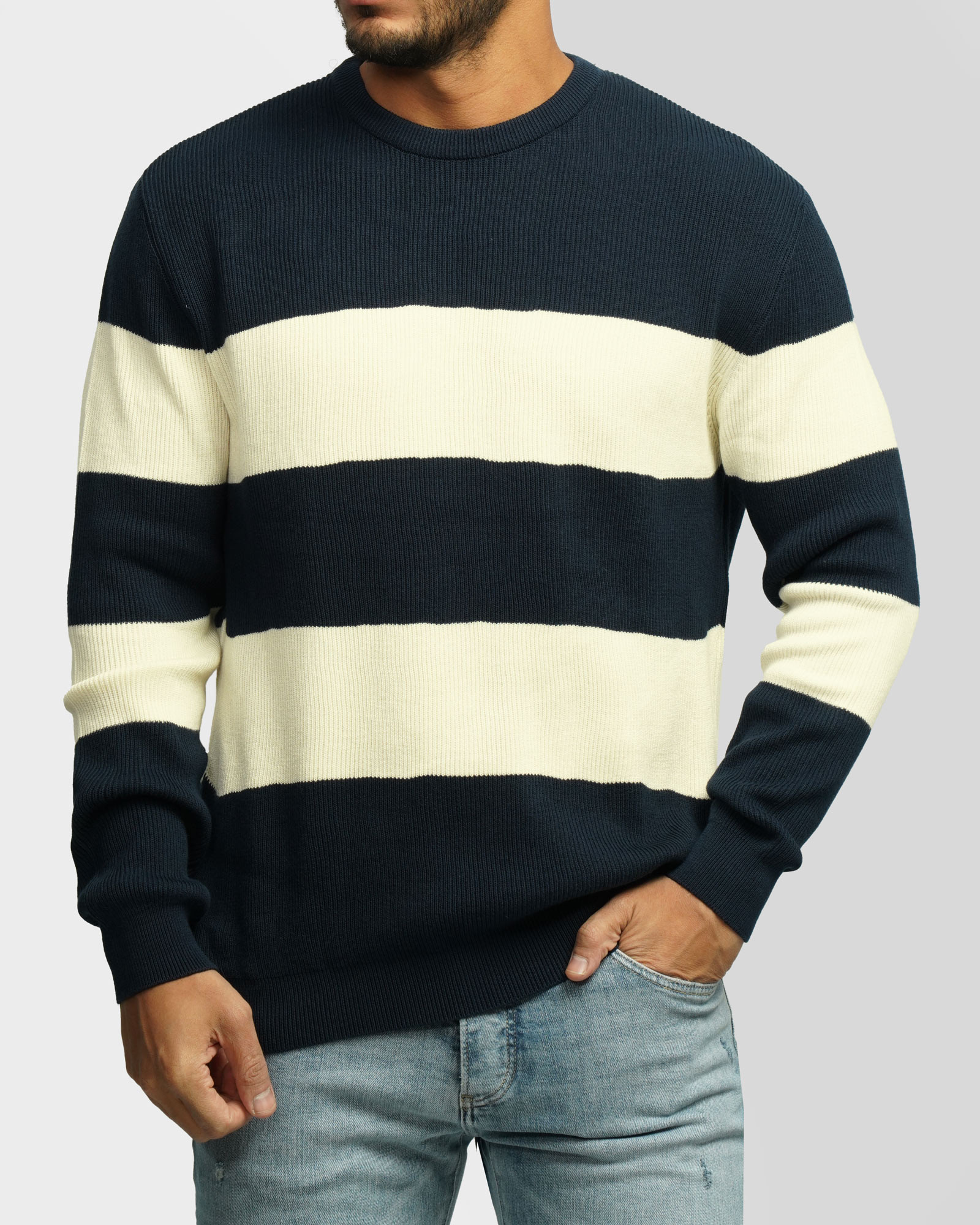 پلیور بافت یقه گرد طرح دار مردانه سرمه ای 24358131