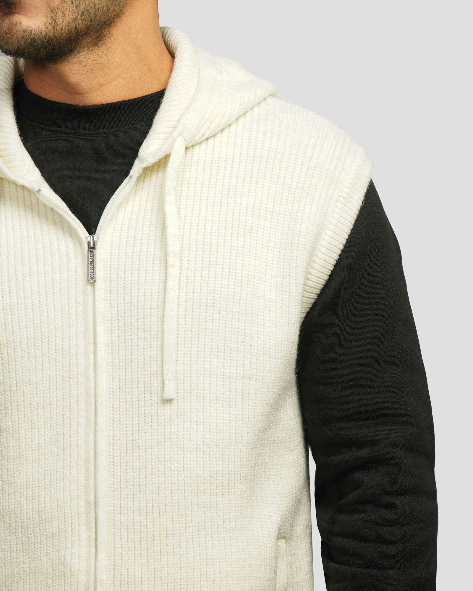 جلیقه بافت مردانه کلاه دار کرم 84414137